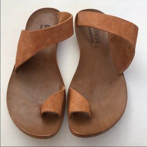 CYDWOQ Hillary Sandals Size 38 Tan